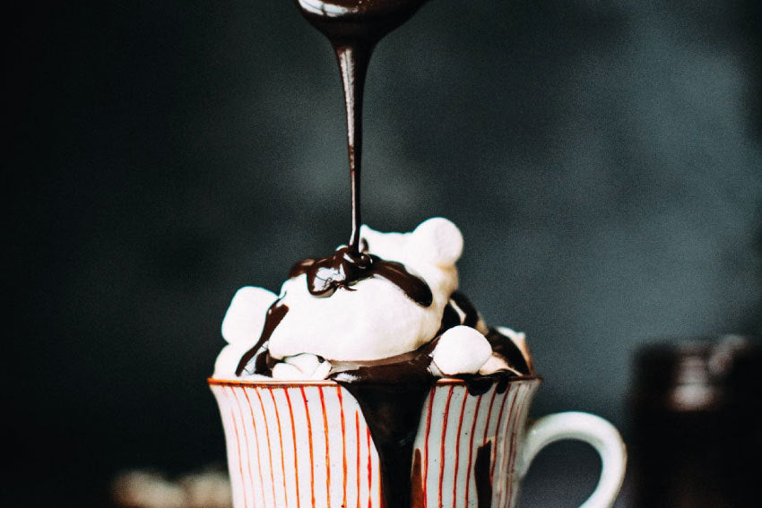 Bebidas quentes com café e chocolate