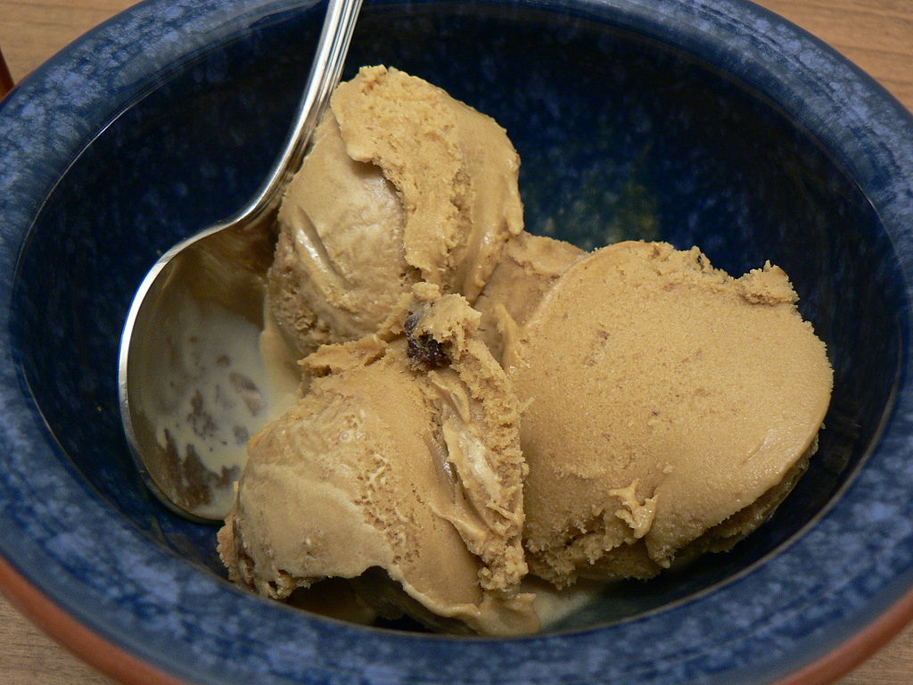 Gelado de banana e manteiga de amêndoa