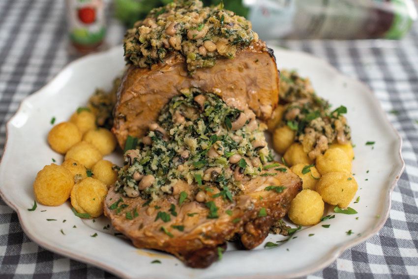 Borrego com migas de broa