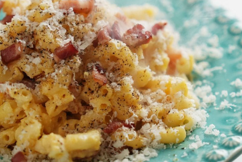 Carbonara Saudável e Cremosa (Sem Natas) – Receita Rápida e Perfeita para Marmitas