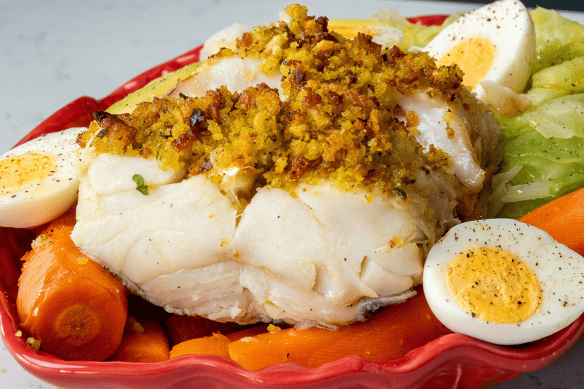 Bacalhau de consoada no forno com grão e broa