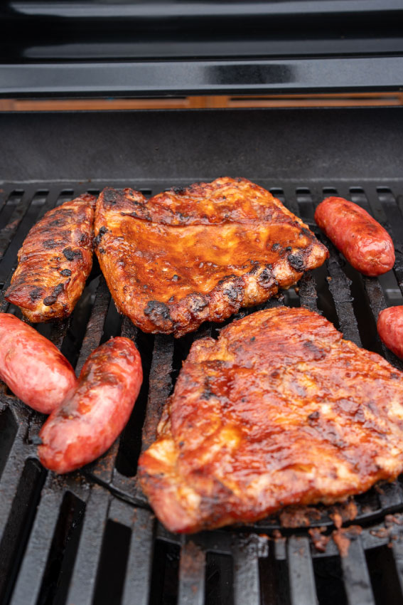 Entrecosto com molho barbecue e salada de Verão