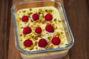 Pequeno-almoço de framboesas e chocolate branco