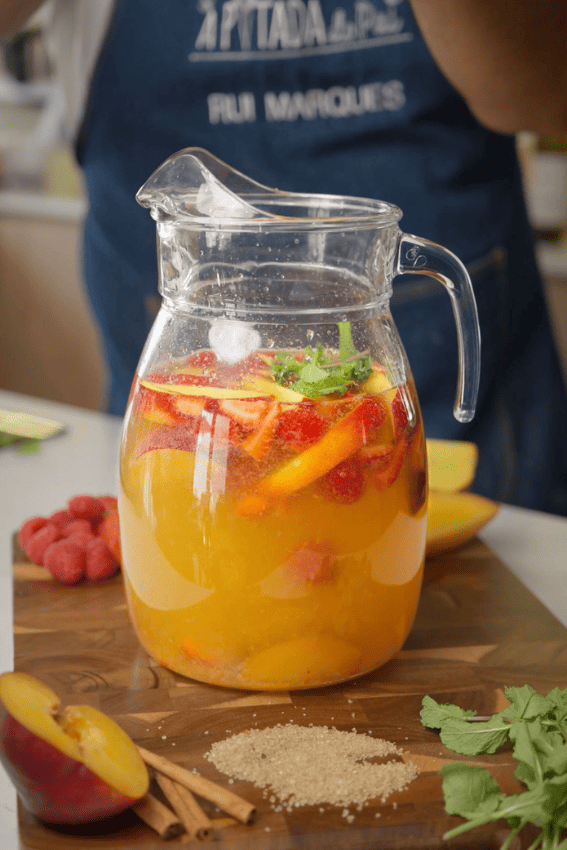sangria com vinho branco