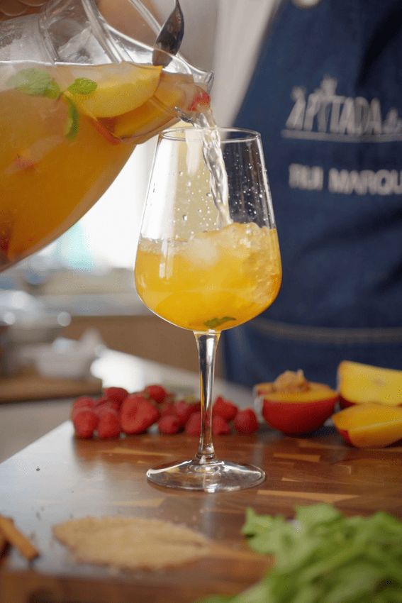 sangria com vinho branco