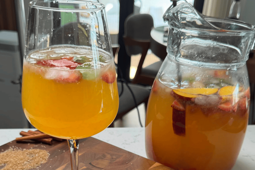 Sangria de Vinho Branco: a bebida fresca que sabe a verão