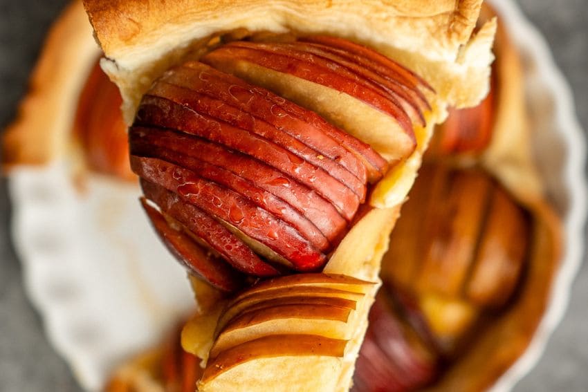 Tarte de maçã com queijo brie